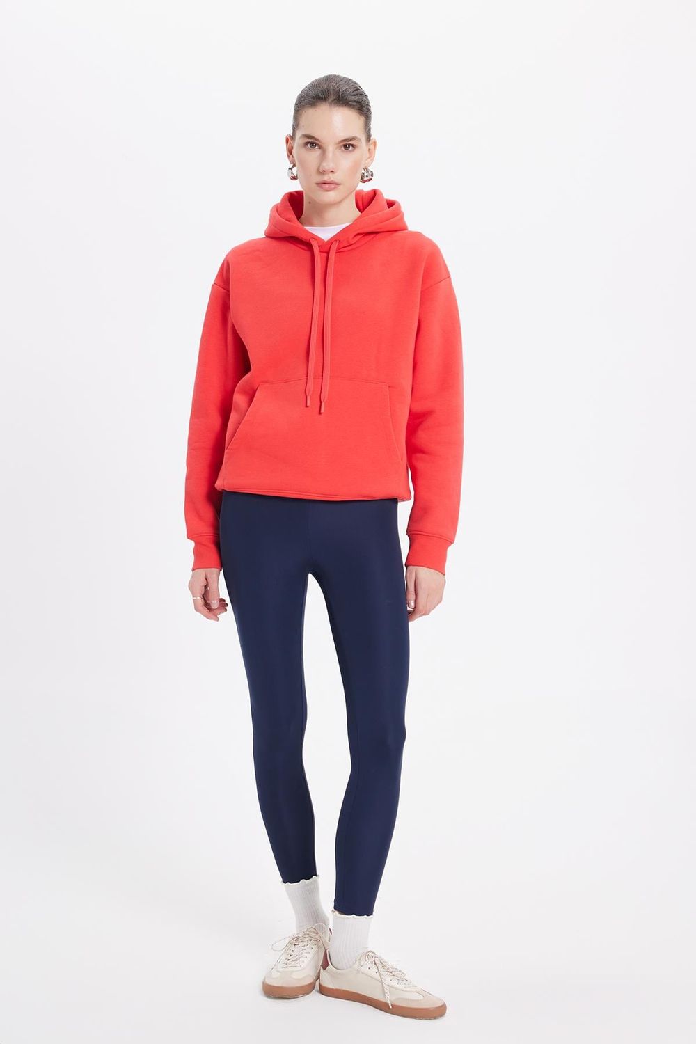 Kadın Oversize Geniş Kesim Pamuklu Yumuşak Dokulu İçi Polarlı Basic Nar Renk Kapüşonlu Sweatshirt
