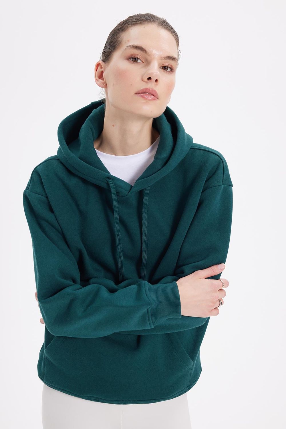 Kadın Oversize Geniş Kesim Pamuklu Yumuşak Dokulu İçi Polarlı Basic Yeşil Kapüşonlu Sweatshirt