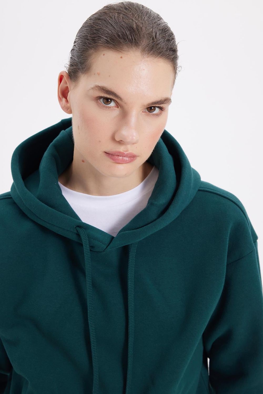 Kadın Oversize Geniş Kesim Pamuklu Yumuşak Dokulu İçi Polarlı Basic Yeşil Kapüşonlu Sweatshirt