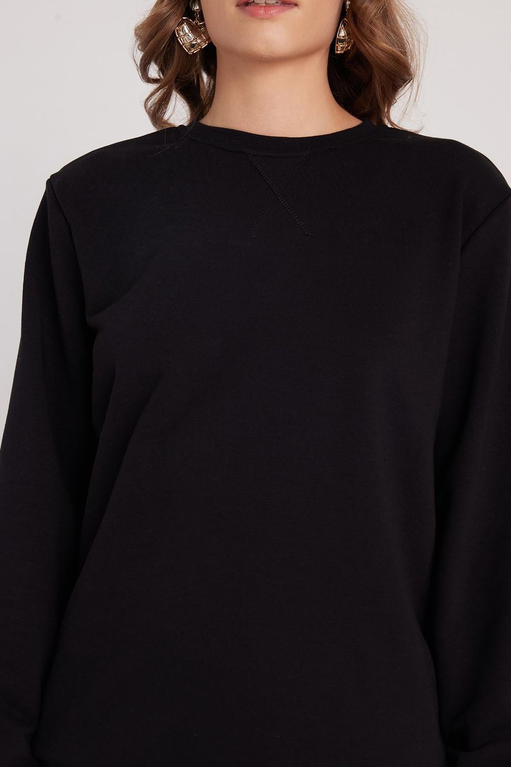 Kadın Oversize Geniş Kesim Pamuklu Basic Siyah Bisiklet Yaka Sweatshirt