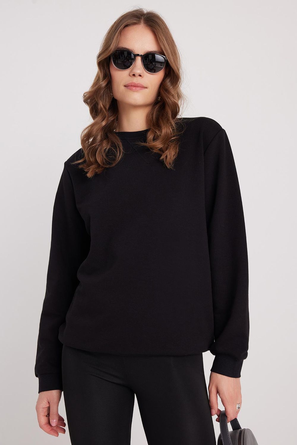 Kadın Oversize Geniş Kesim Pamuklu Basic Siyah Bisiklet Yaka Sweatshirt