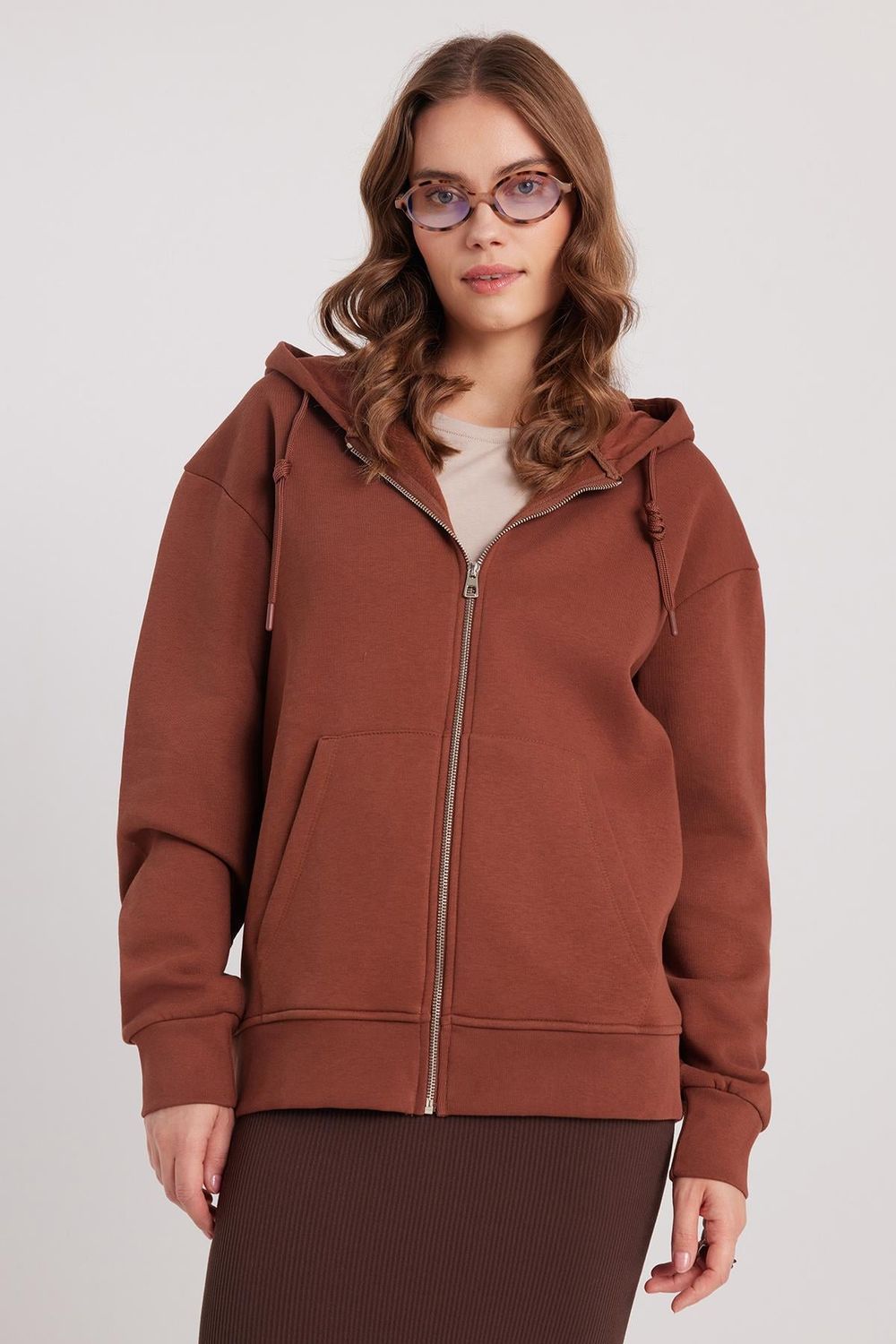 Kadın Relax Fit Rahat Kesim Pamuklu İçi Polarlı Çift Cepli Tam Fermuarlı Siyah Kapüşonlu Sweatshirt