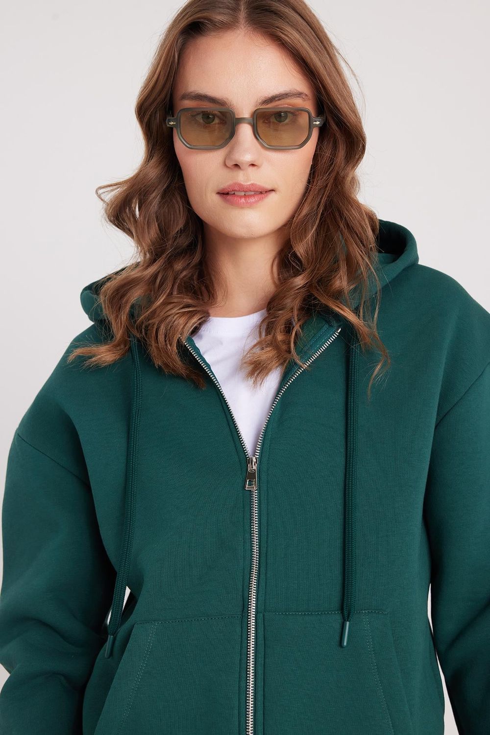 Kadın Relax Fit Rahat Kesim Pamuklu İçi Polarlı Çift Cepli Tam Fermuarlı Siyah Kapüşonlu Sweatshirt