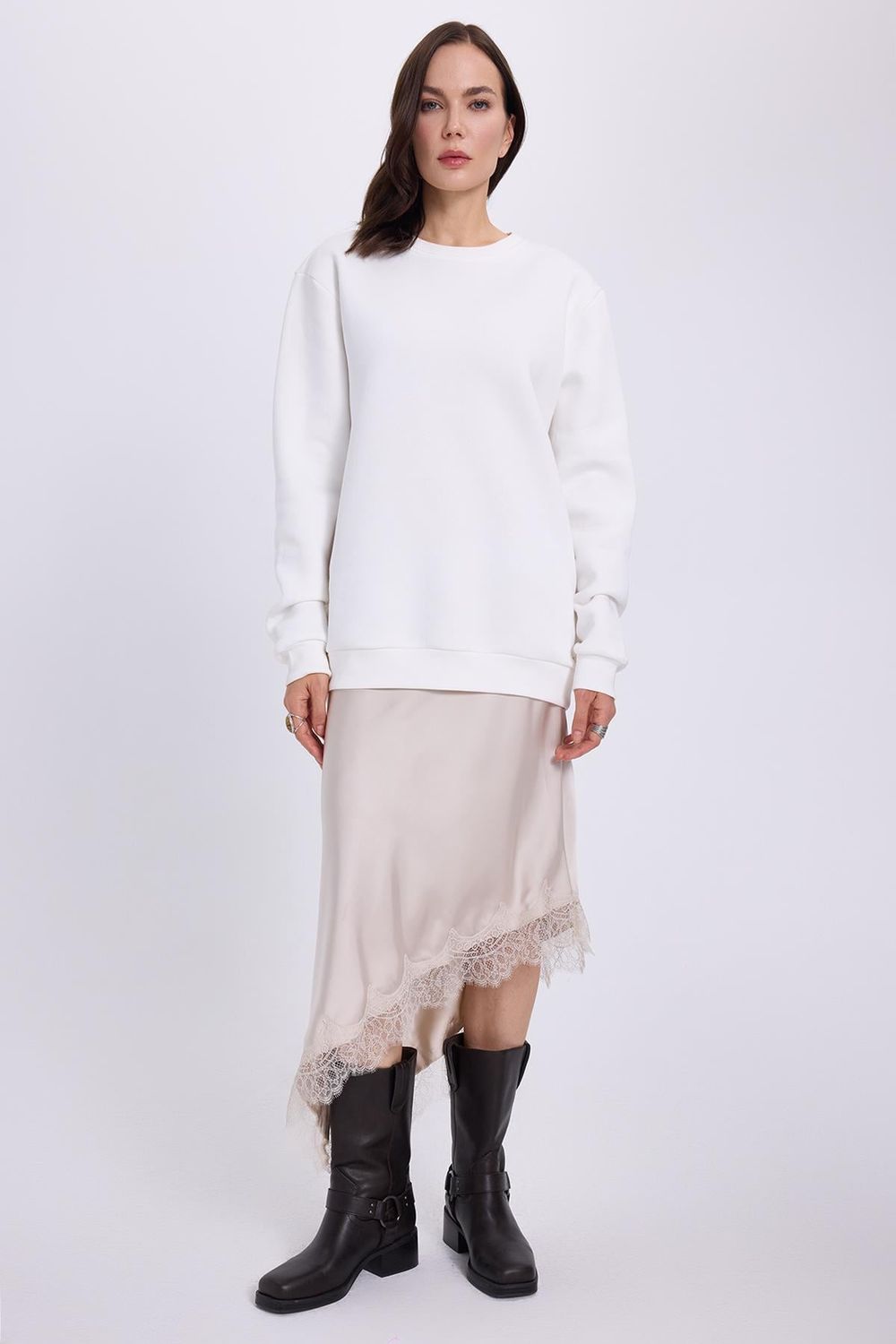 Kadın Oversize Geniş Kesim Bisiklet Yaka Basic Sweatshirt