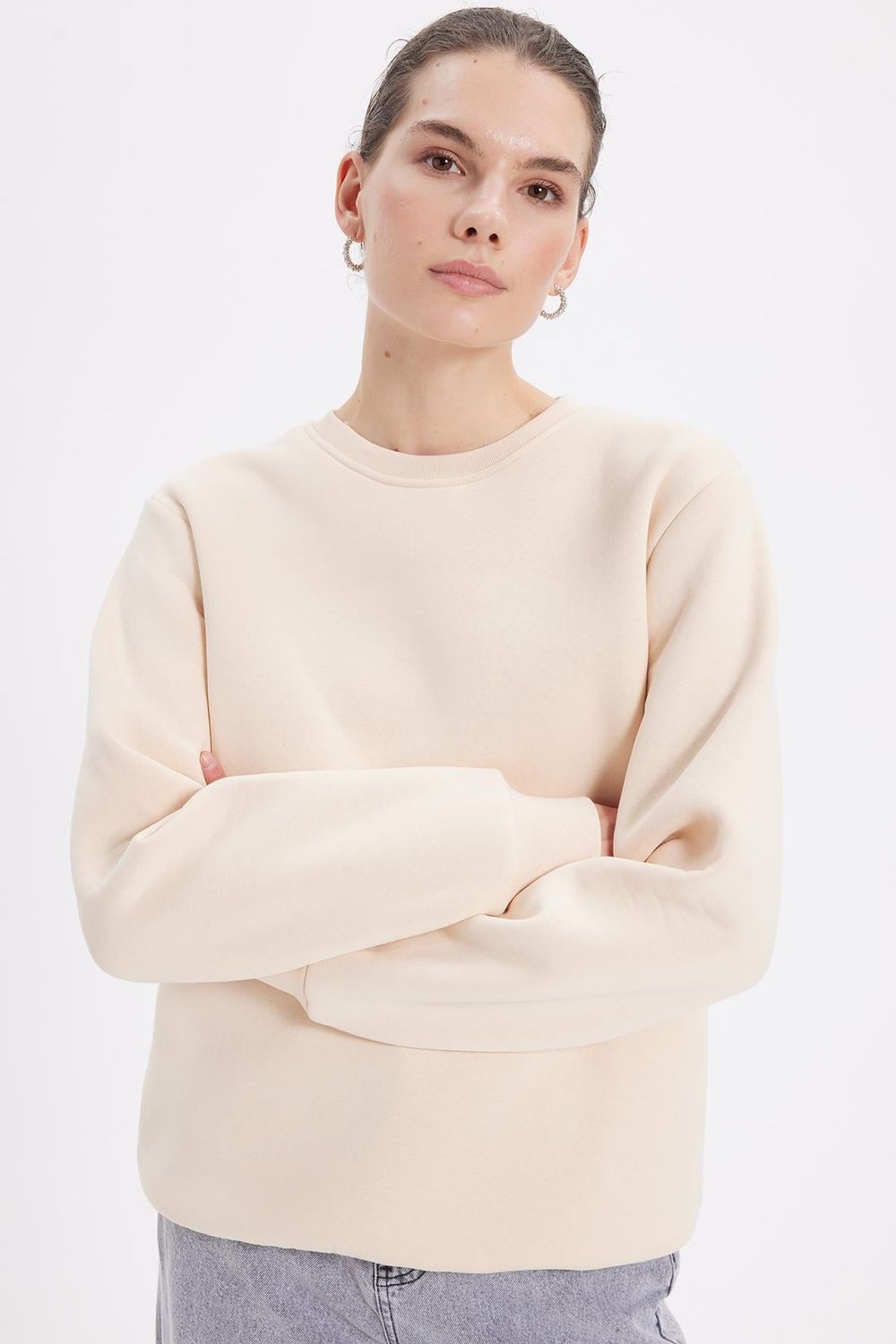 Kadın Oversize Geniş Kesim Pamuklu Yumuşak Dokulu İçi Polarlı Basic Bej Bisiklet Yaka Sweatshirt