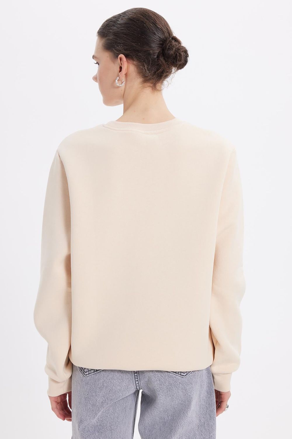 Kadın Oversize Geniş Kesim Pamuklu Yumuşak Dokulu İçi Polarlı Basic Bej Bisiklet Yaka Sweatshirt