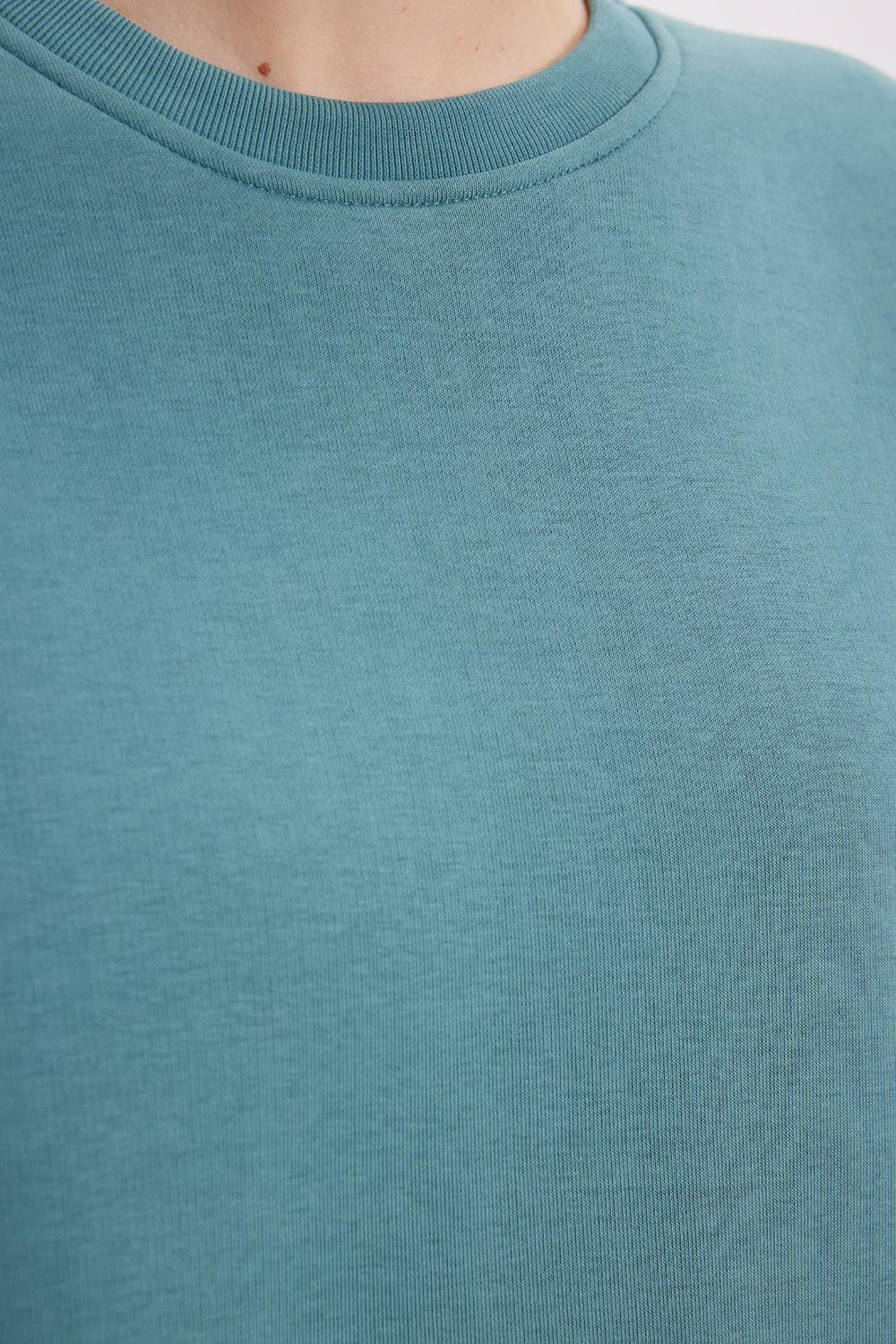 Kadın Oversize Geniş Kesim Bisiklet Yaka Basic Sweatshirt