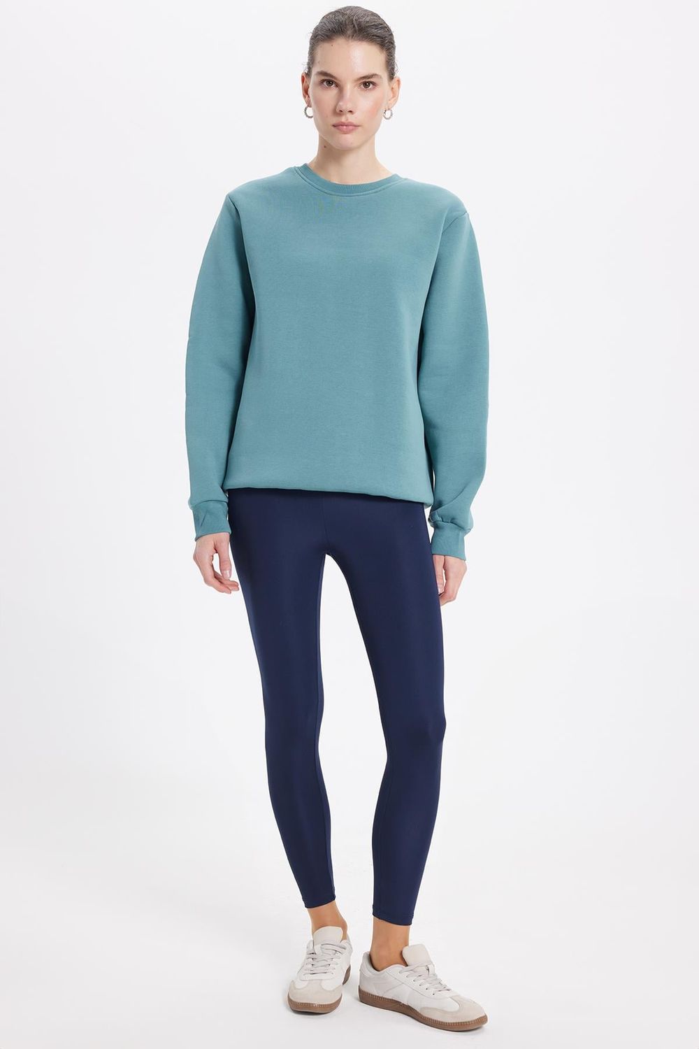 Kadın Oversize Geniş Kesim Bisiklet Yaka Basic Sweatshirt