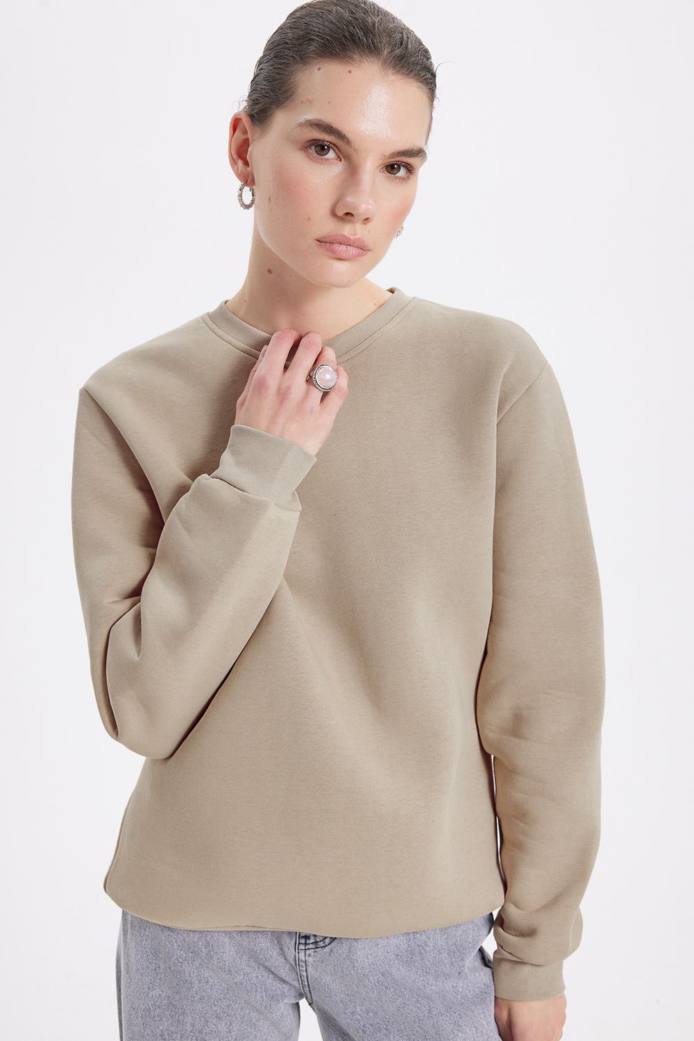 Kadın Oversize Geniş Kesim Pamuklu 3 İplik İçi Polarlı Basic Taş Bisiklet Yaka Sweatshirt