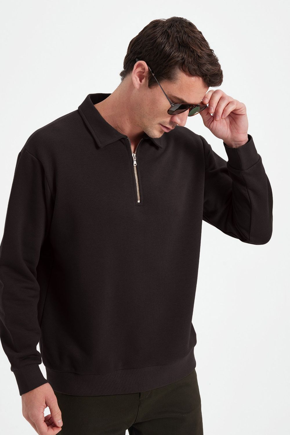 RELAX FIT HALF ZIPPER PLAIN POLO NECK SWEATSHIRT