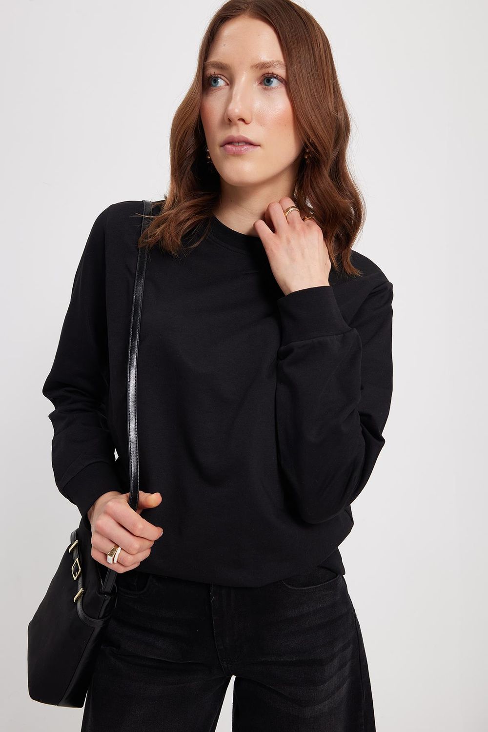 Kadın Oversize Geniş Kesim %100 Pamuk 2 İplik Bisiklet Yaka Siyah Sweatshirt 