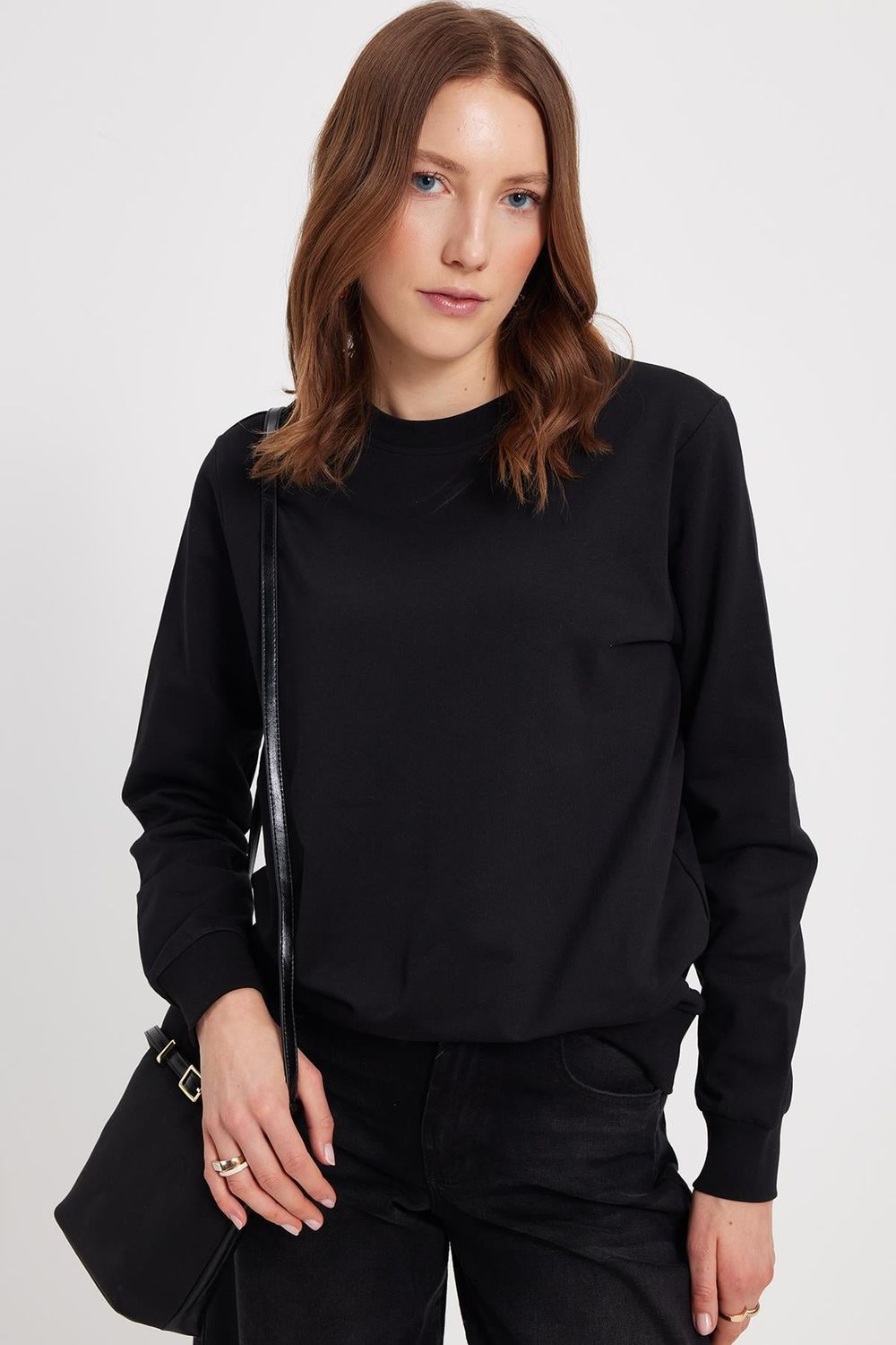 Kadın Oversize Geniş Kesim %100 Pamuk 2 İplik Bisiklet Yaka Siyah Sweatshirt 