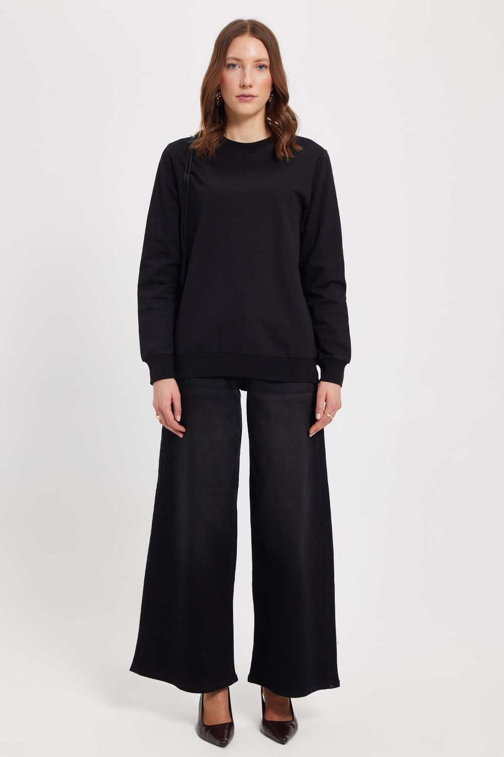Kadın Oversize Geniş Kesim %100 Pamuk 2 İplik Bisiklet Yaka Siyah Sweatshirt 