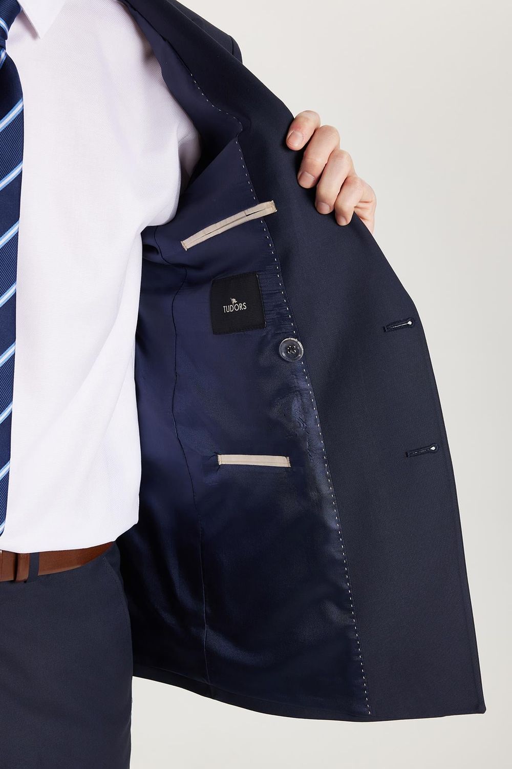 Erkek Slim Fit Lacivert Esnek Likralı Kumaş Sivri Yaka Kapaklı Cepli Kruvaze Takım Elbise
