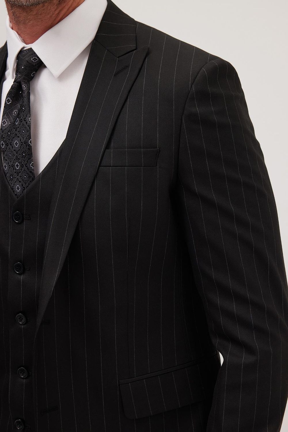 Erkek Slim Fit Siyah Esnek Likralı Kumaş Sivri Yaka Yelekli Takım Elbise