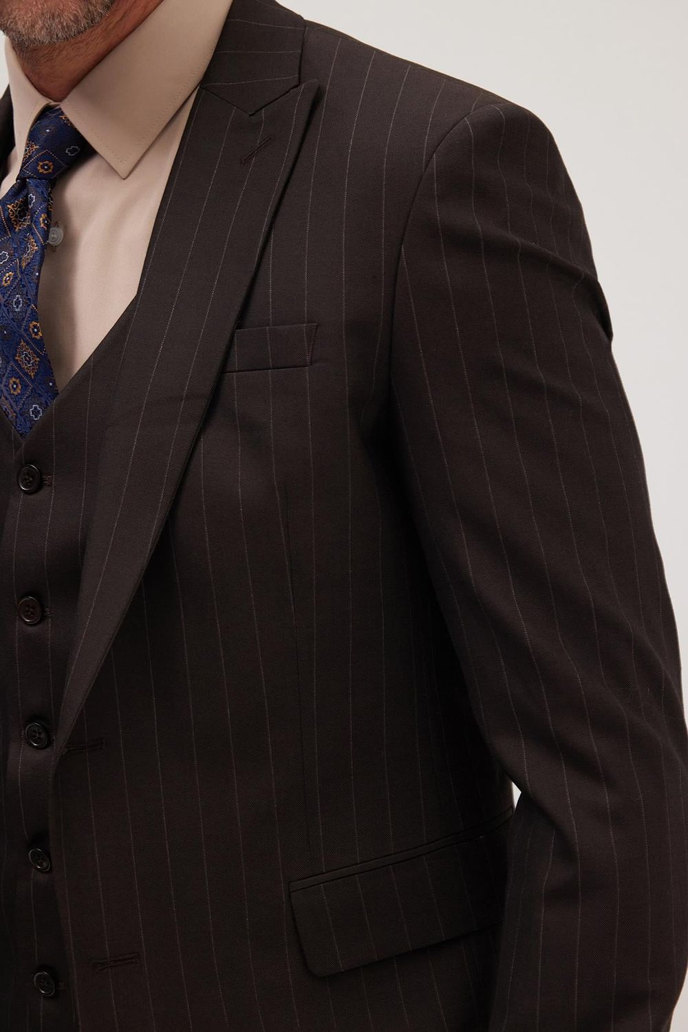 Erkek Slim Fit Kahverengi Esnek Likralı Kumaş Sivri Yaka Yelekli Takım Elbise