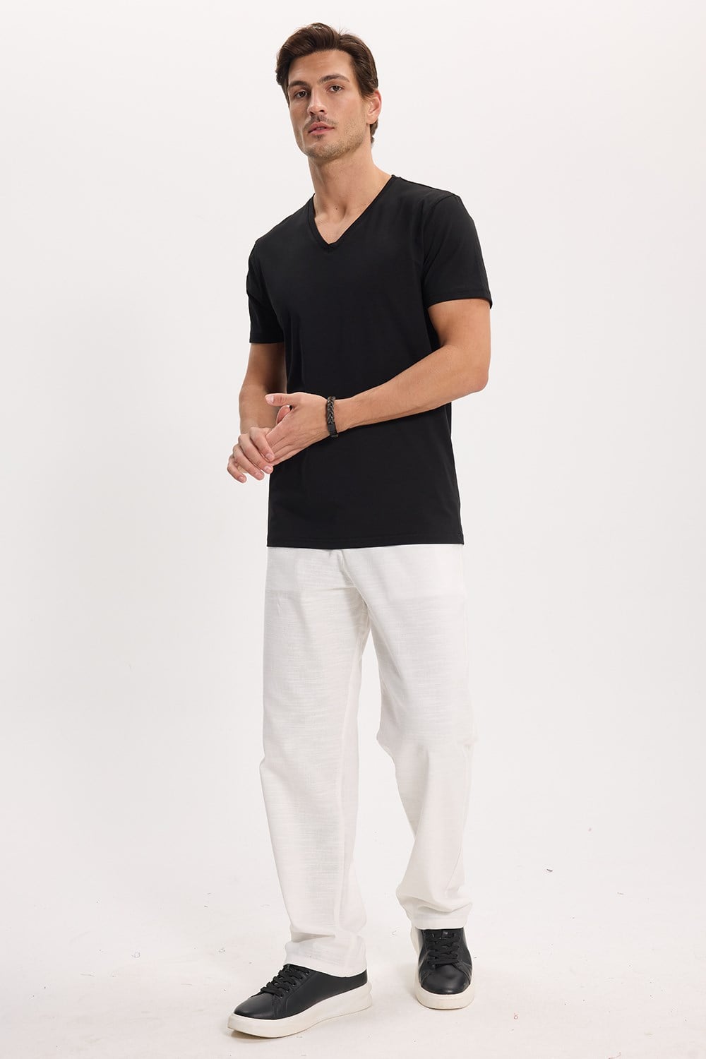 Erkek Slim Fit Dar Kesim Pamuklu Yumuşak Dokulu Likralı Esnek Kumaş Düz Basic Siyah V Yaka Tişört