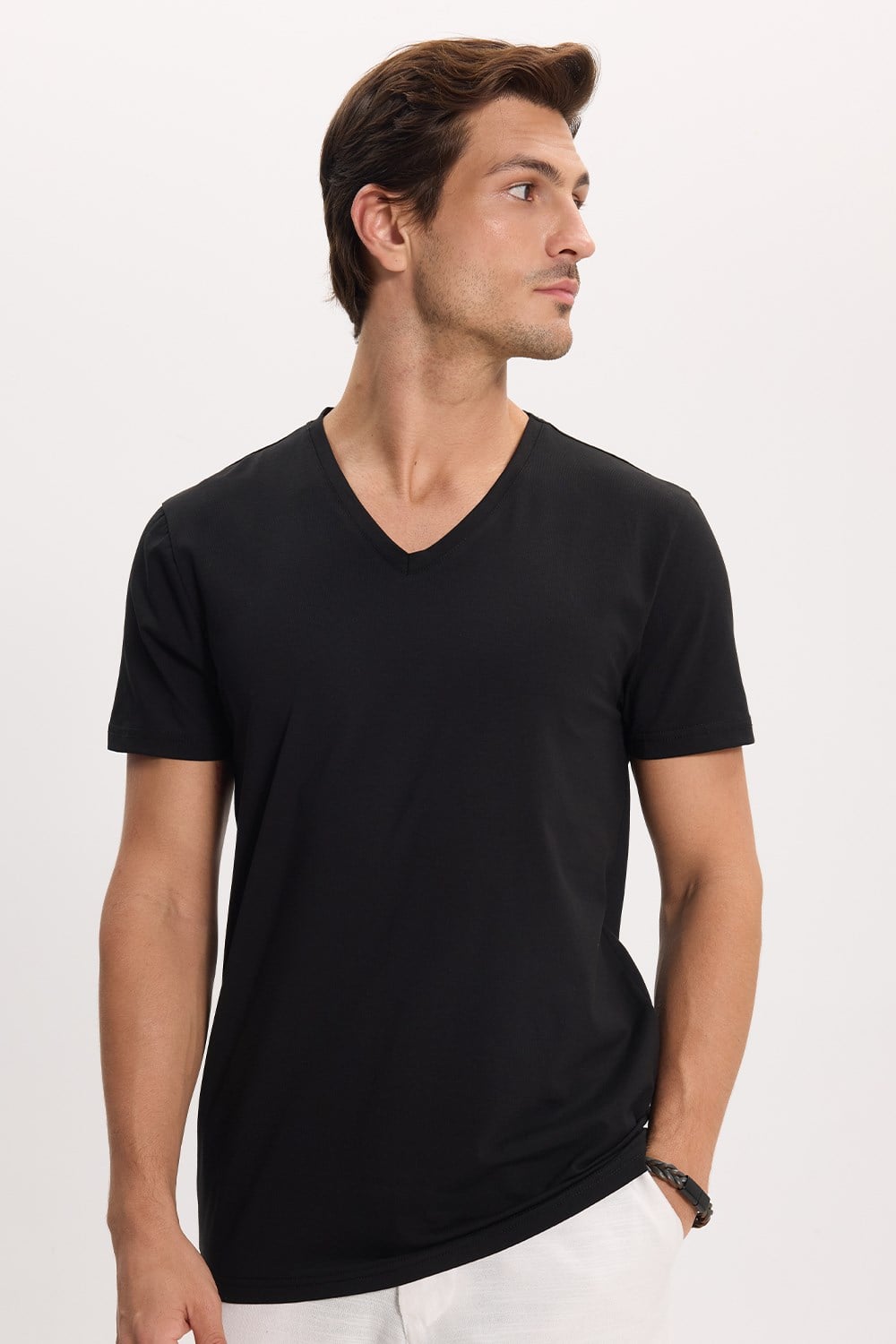 Erkek Slim Fit Dar Kesim Pamuklu Yumuşak Dokulu Likralı Esnek Kumaş Düz Basic Siyah V Yaka Tişört