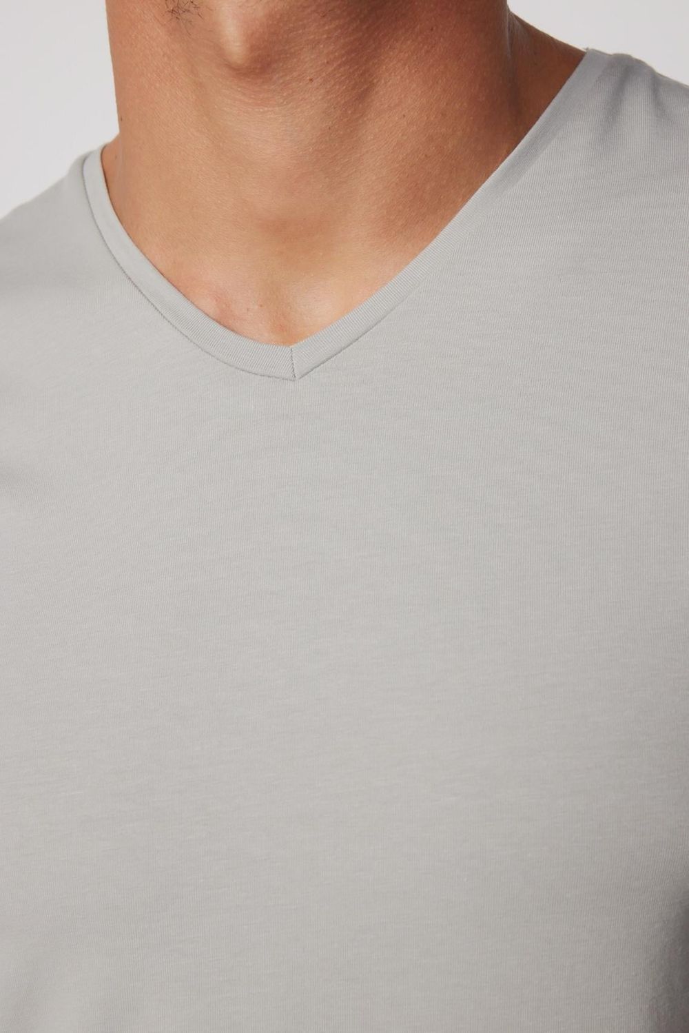 Slim Fit V Yaka Düz Basıc Kısa Kol T-Shirt
