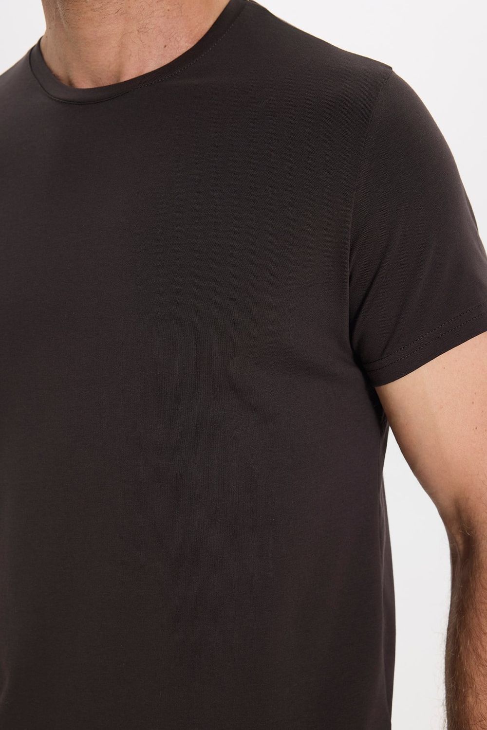 Erkek Slim Fit Dar Kesim Pamuklu Yumuşak Doku Esnek Kumaş Basic Kahverengi Bisiklet Yaka Tişört