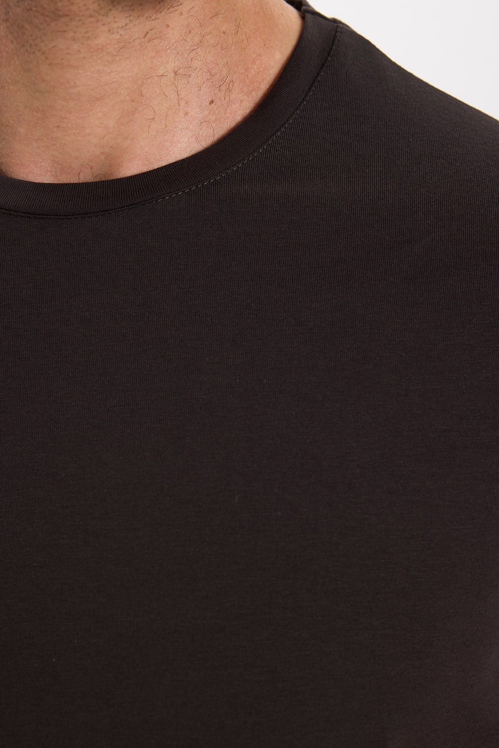 Erkek Slim Fit Dar Kesim Pamuklu Yumuşak Doku Esnek Kumaş Basic Kahverengi Bisiklet Yaka Tişört