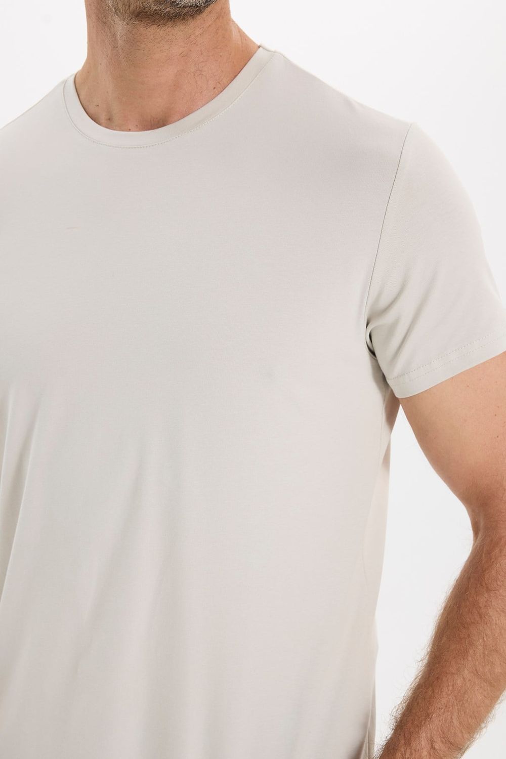 Erkek Slim Fit Dar Kesim Pamuklu Yumuşak Doku Esnek Kumaş Basic Bej Bisiklet Yaka Tişört