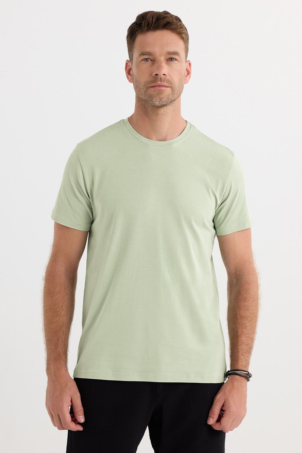 Slim Fit Bisiklet Yaka Düz Basıc Kısa Kol T-Shirt