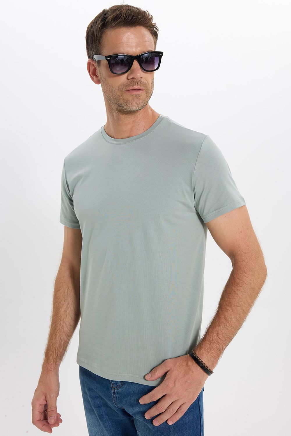 Slim Fit Bisiklet Yaka Düz Basıc Kısa Kol T-Shirt