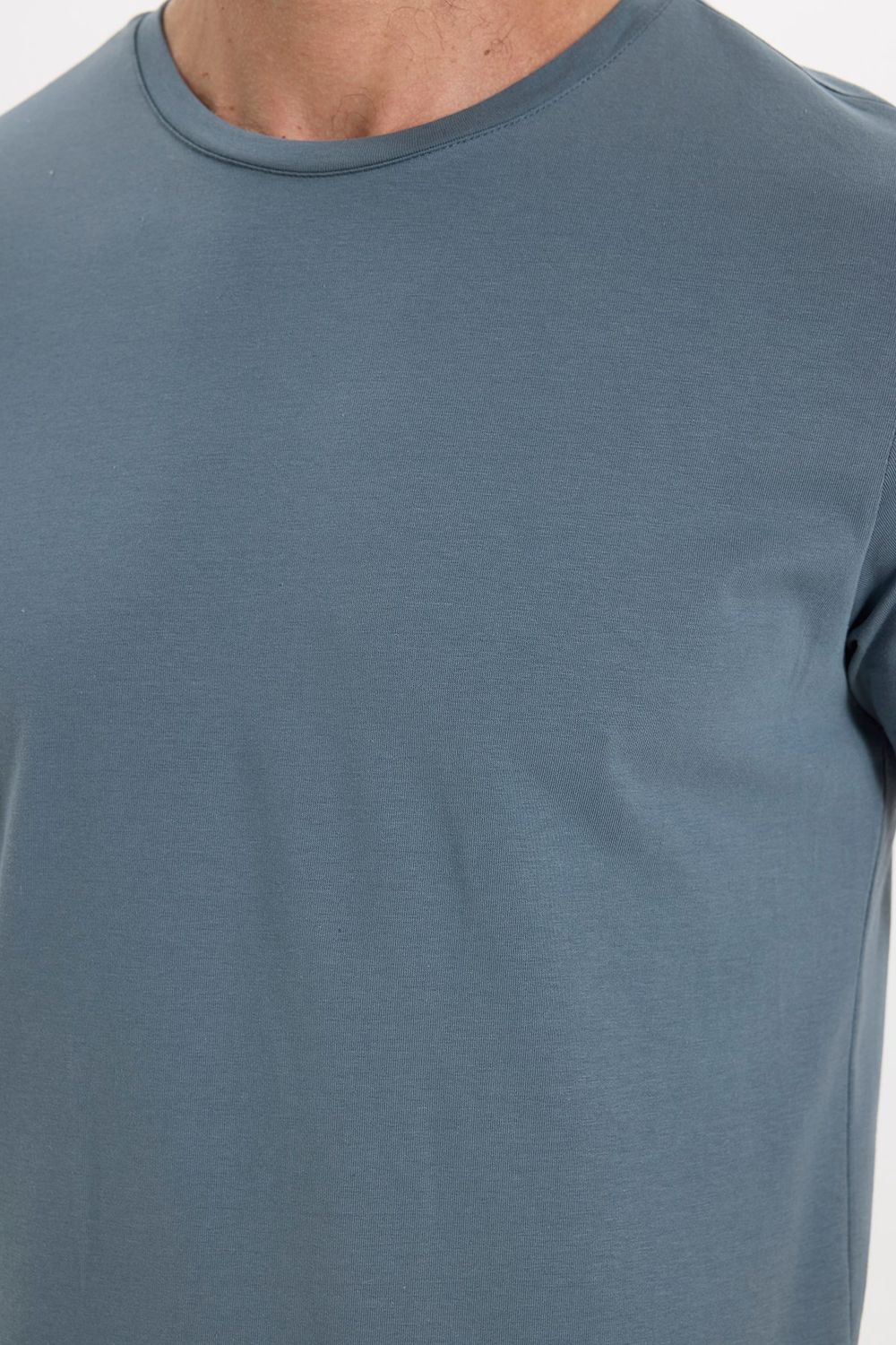 Erkek Slim Fit Dar Kesim Pamuklu Yumuşak Doku Esnek Kumaş Basic Açık Petrol Bisiklet Yaka Tişört