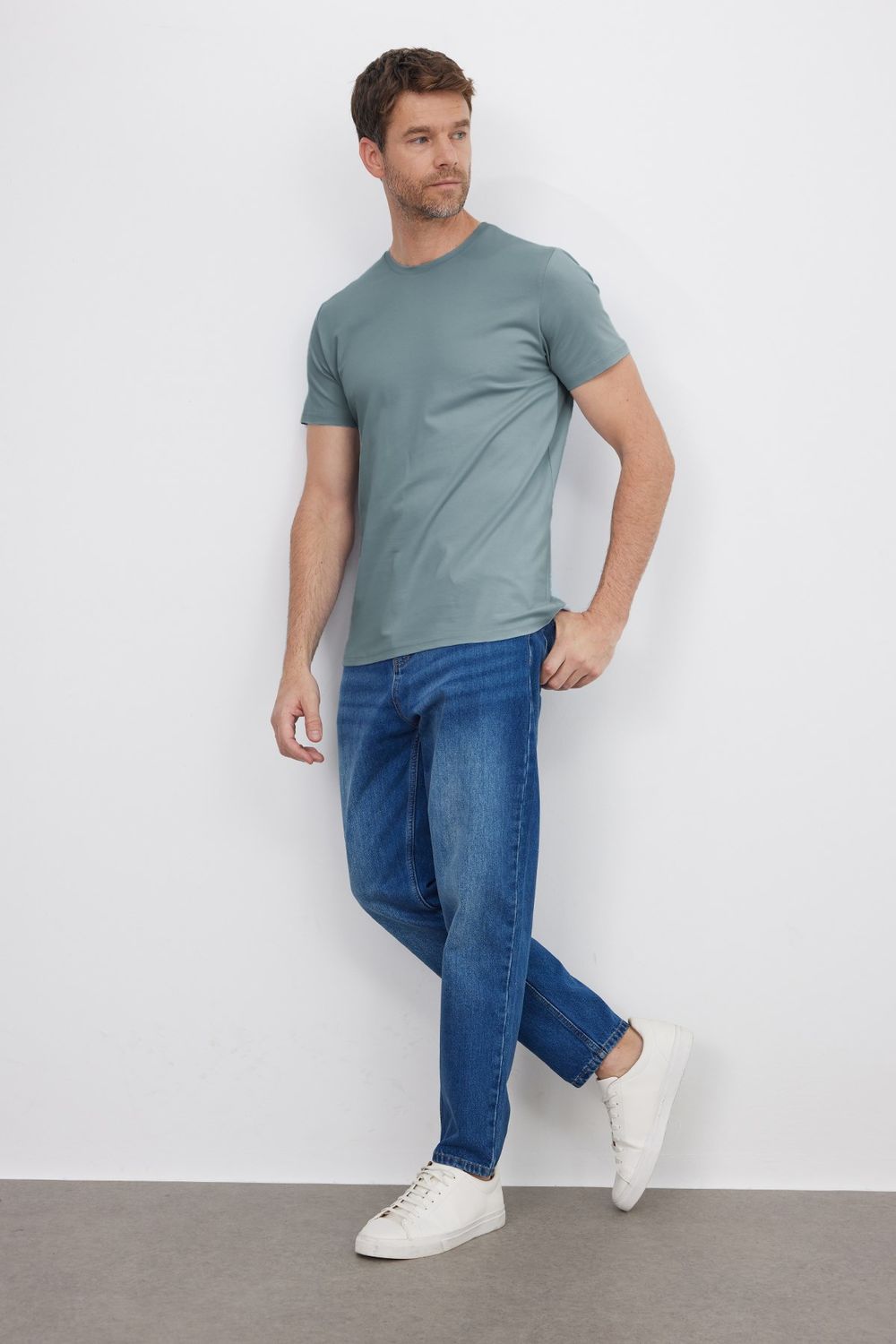 Slim Fit Bisiklet Yaka Düz Basıc Kısa Kol T-Shirt