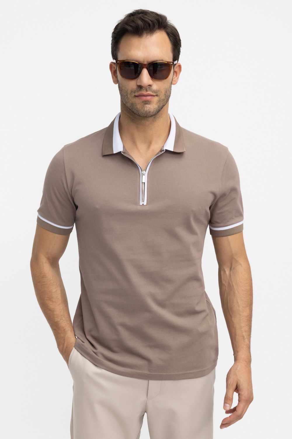 Erkek Slim Fit Dar Kesim %100 Pamuk Düz Pike Fermuarlı Kahverengi Polo Yaka Tişört