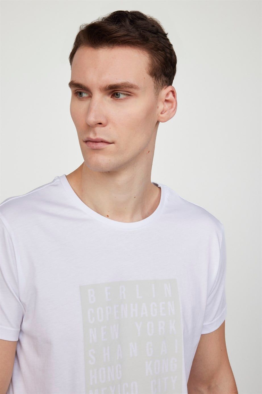 Erkek Bisiklet Yaka Slim Fit Pamuk Baskılı Tişört
