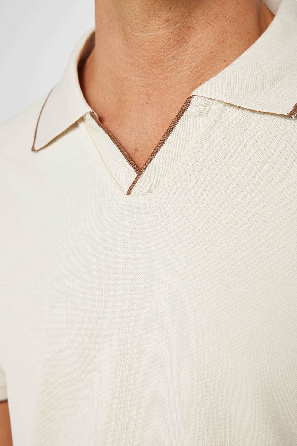 Erkek Polo V Yaka Slim Fit Düğmesiz Pamuk Vizon Pike Tişört