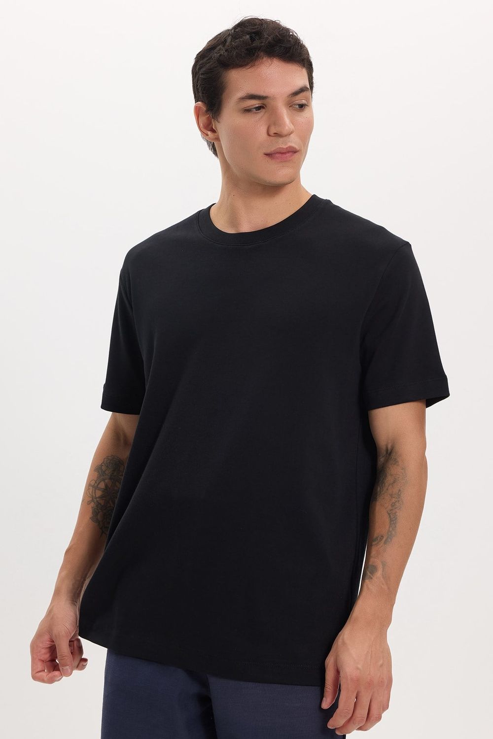 Unisex Relax Fit Rahat Kesim %100 Pamuk Yumuşak Dokulu Hafif Kalın Basic Bisiklet Yaka Siyah Tişört