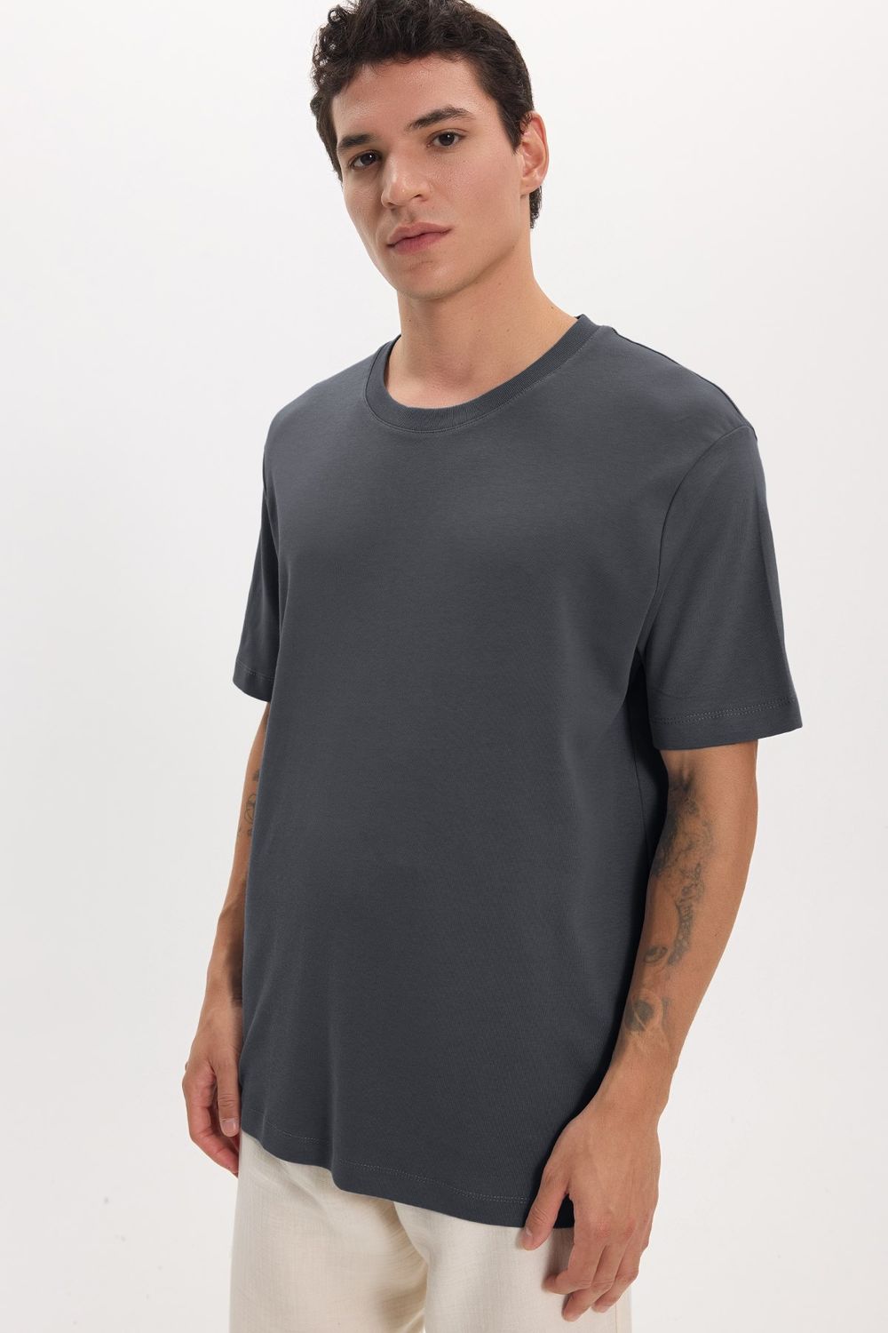Relax Fit Rahat Kesim Yumuşak Dokulu Pamuklu Bisiklet Yaka Kısa Kol Unisex Tişört