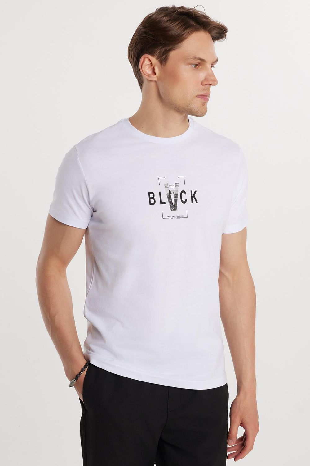 Erkek Slim Fit Dar Kesim %100 Pamuk Yumuşak Dokulu Baskılı Beyaz Bisiklet Yaka Tişört