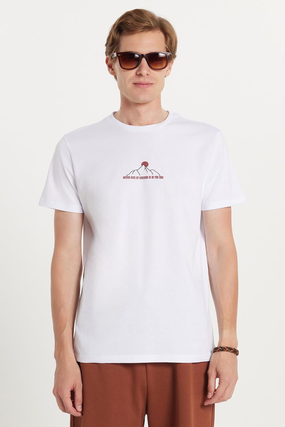 Erkek Slim Fit Dar Kesim %100 Pamuk Yumuşak Dokulu Baskılı Beyaz Bisiklet Yaka Tişört