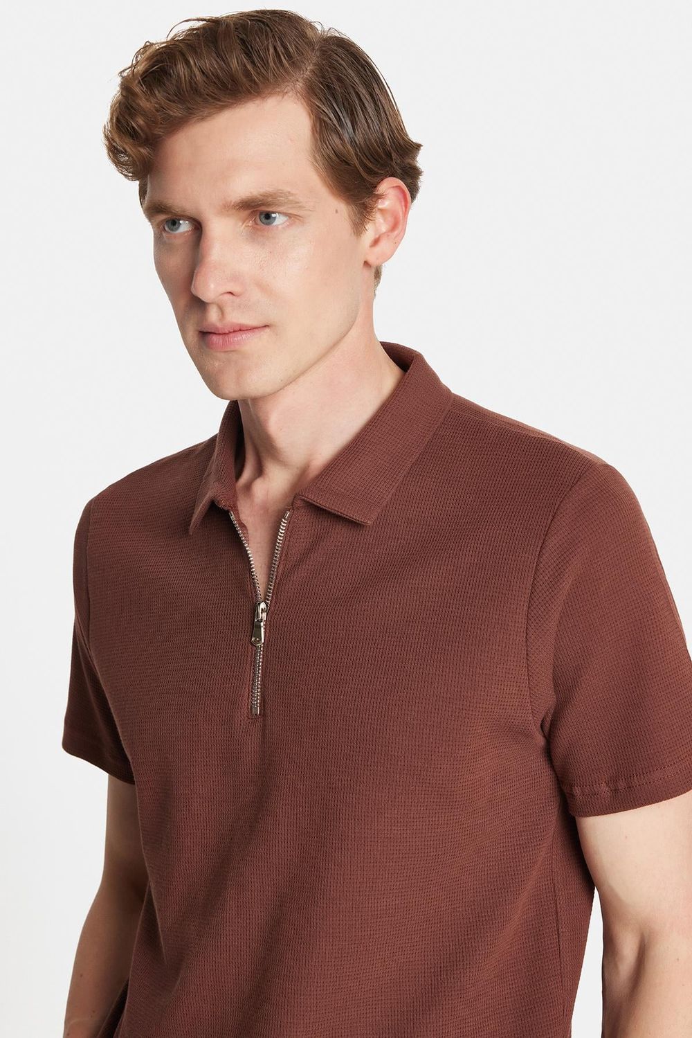Erkek Slim Fit Dar Kesim %100 Pamuk Fermuarlı Kahverengi Polo Yaka Tişört