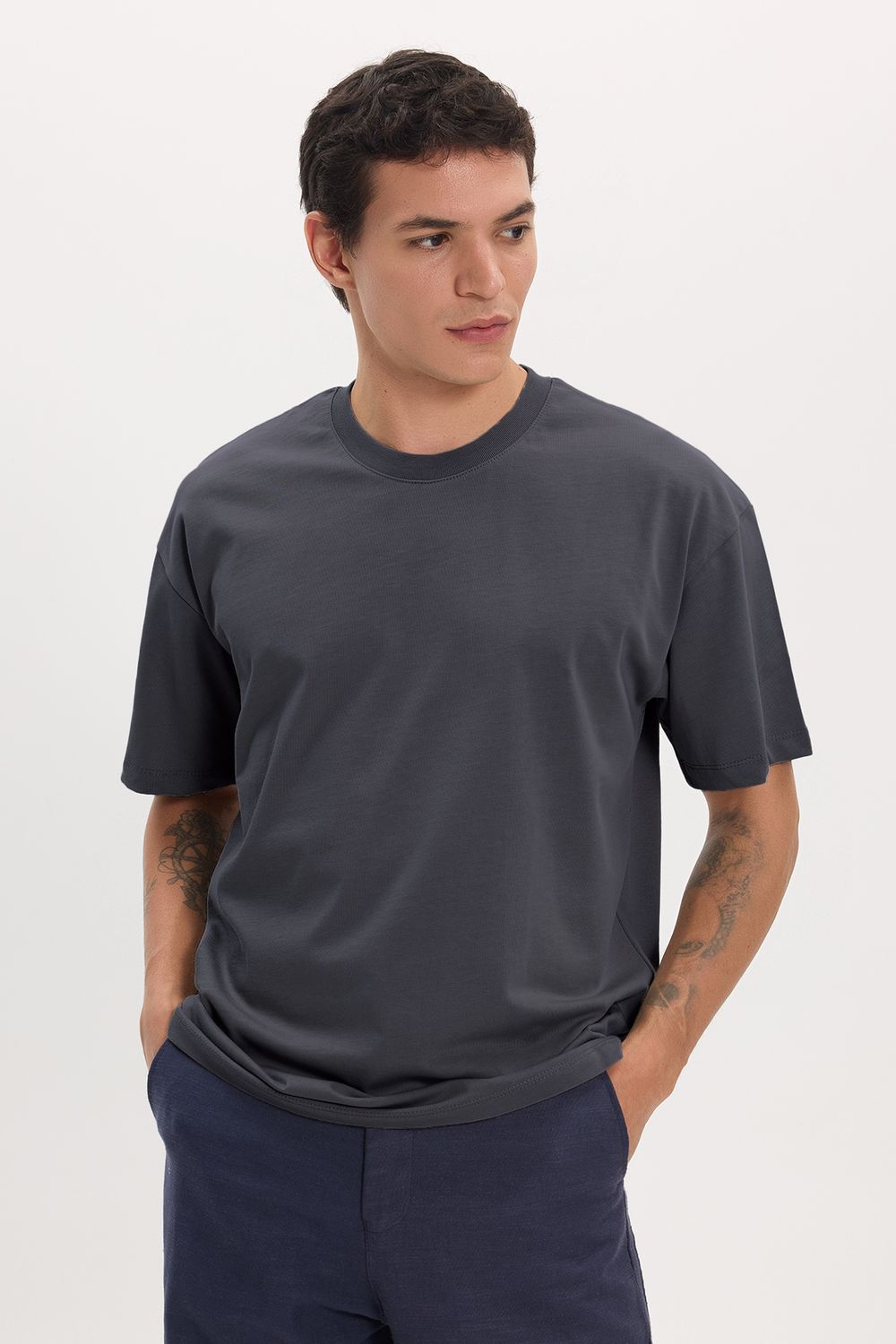 BOXY FIT SHORT SLV PLAIN CREW NECK T-SHIRT