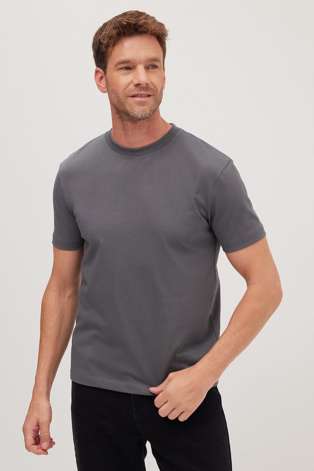 REGULAR FIT SHORT SLV PLAIN CREW NECK T-SHIRT