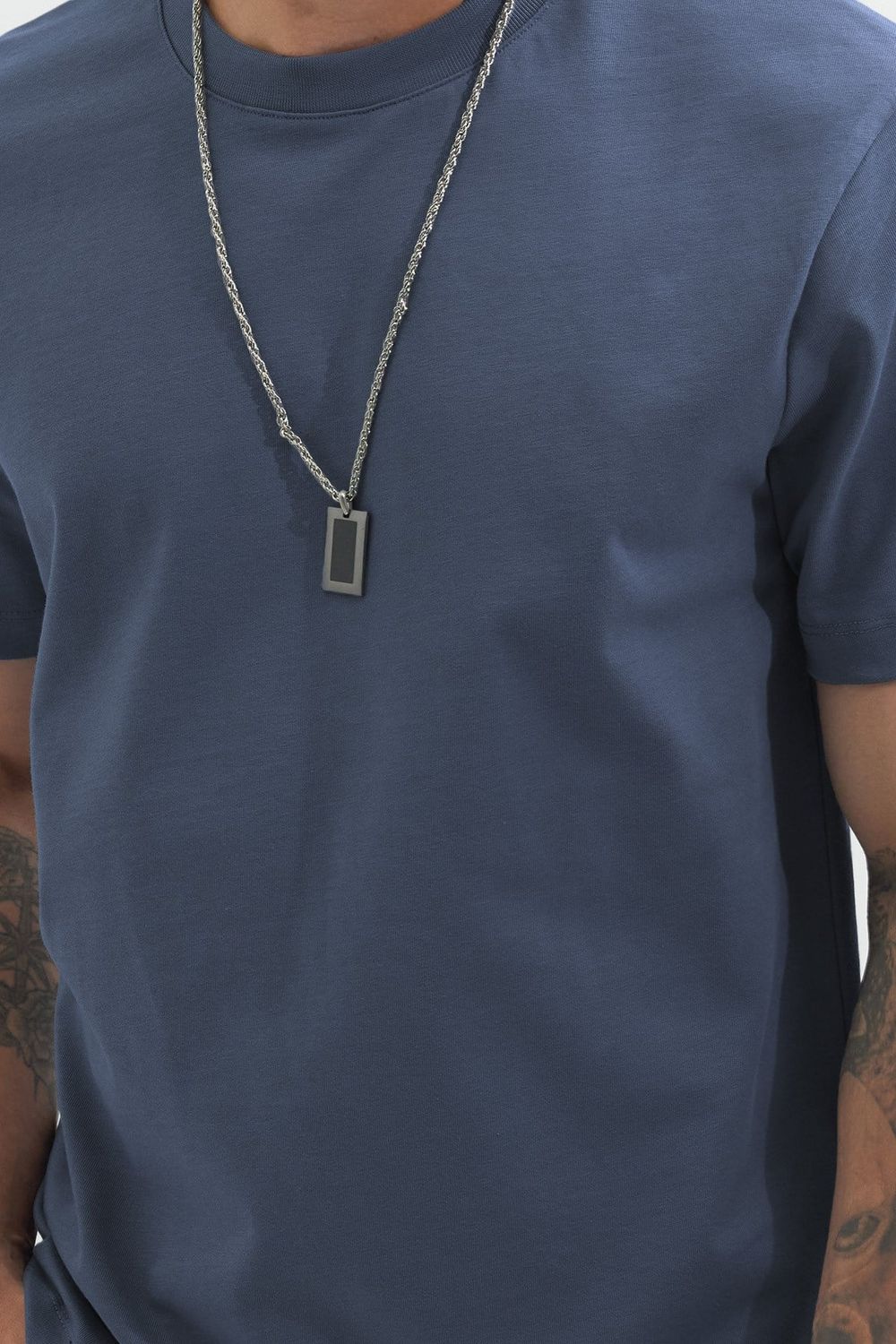 REGULAR FIT SHORT SLV PLAIN CREW NECK T-SHIRT