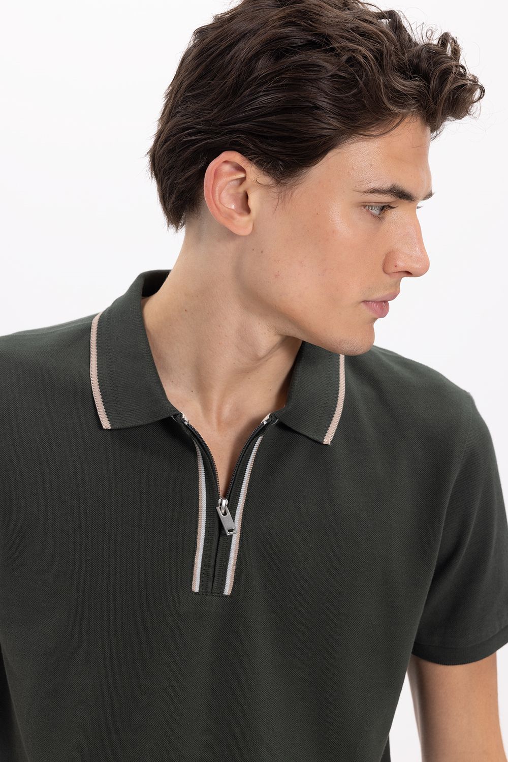 Erkek Slim Fit Dar Kesim %100 Pamuk Kısa Kollu Yarım Fermuarlı Yeşil Polo Yaka Tişört