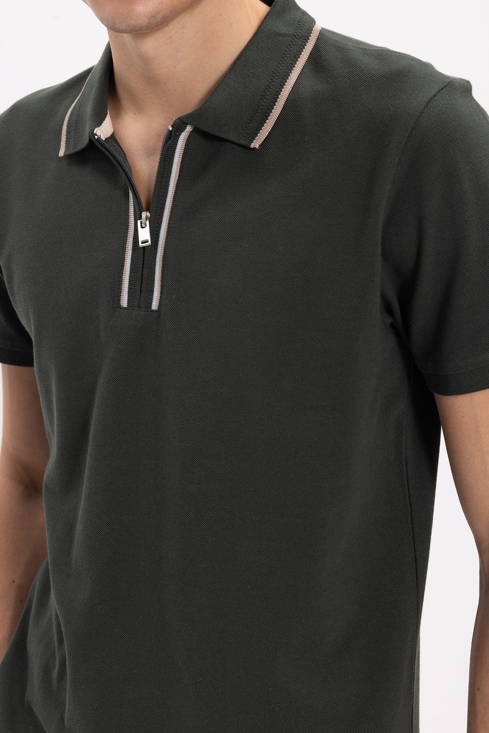 Erkek Slim Fit Dar Kesim %100 Pamuk Kısa Kollu Yarım Fermuarlı Yeşil Polo Yaka Tişört