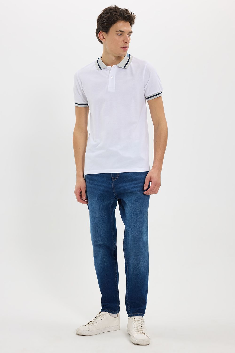 Erkek Slim Fit Dar Kesim %100 Pamuk Düz Pike Yaka ve Kol Detaylı Beyaz Polo Yaka Tişört