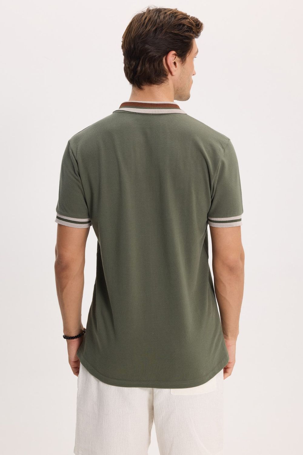 Erkek Slim Fit Dar Kesim %100 Pamuk Düz Pike Yaka ve Kol Detaylı Haki Polo Yaka Tişört