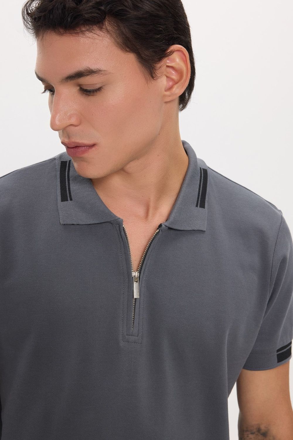 Erkek Slim Fit Dar Kesim %100 Pamuk Kısa Kollu Fermuarlı Antrasit Polo Yaka Tişört