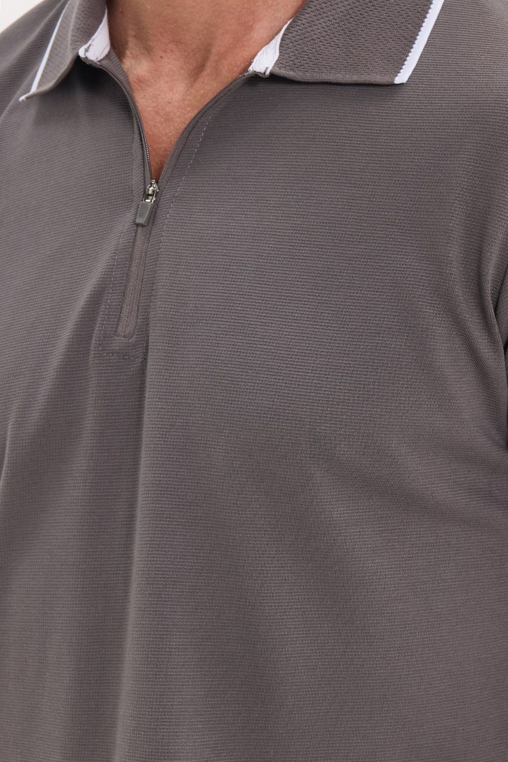 Erkek Slim Fit Dar Kesim %100 Pamuk Jakarlı Düz Yaka ve Kol Detaylı Gri Polo Yaka Tişört