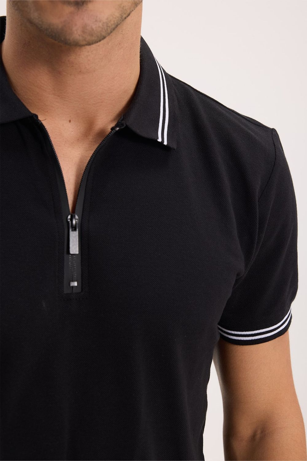 SLIM FIT T-SHIRT PIQUE ZIPPER COLLAR STRONG  TİŞÖRT