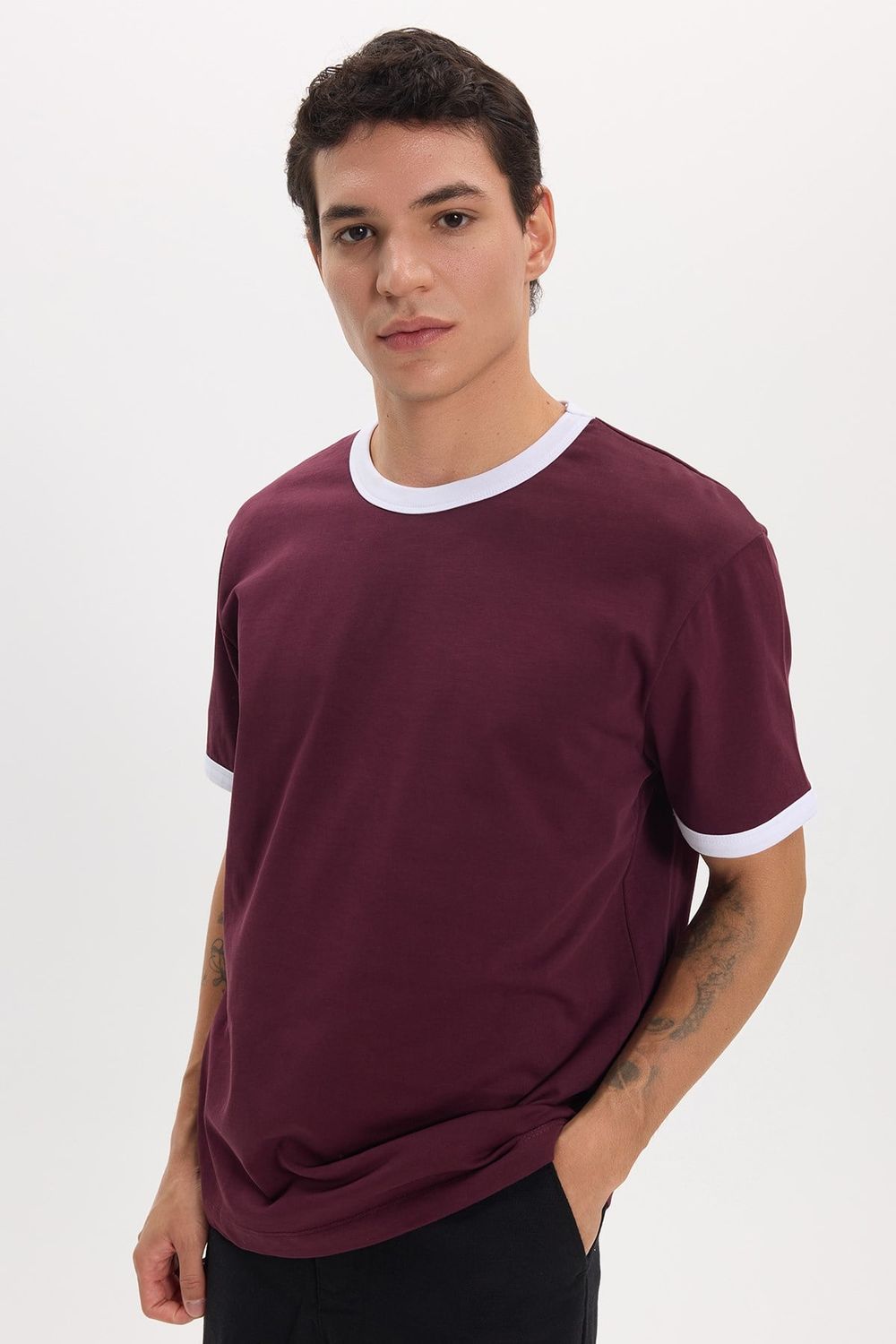 Erkek Regular Fit Klasik Kesim %100 Pamuk Kısa Kollu Bisiklet Yaka Bordo Tişört