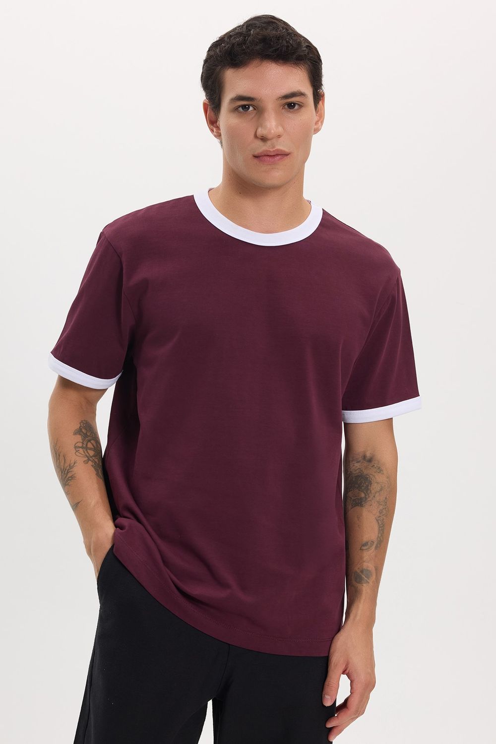 Erkek Regular Fit Klasik Kesim %100 Pamuk Kısa Kollu Bisiklet Yaka Bordo Tişört